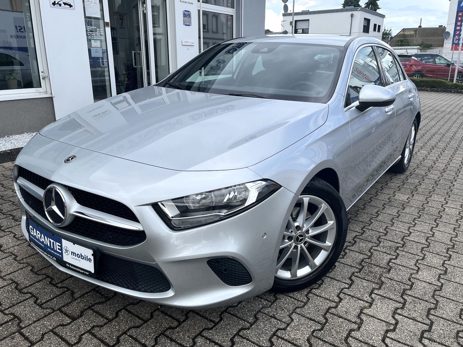 Mercedes-Benz A 180 Progressive - Samsaru's Car Outlet