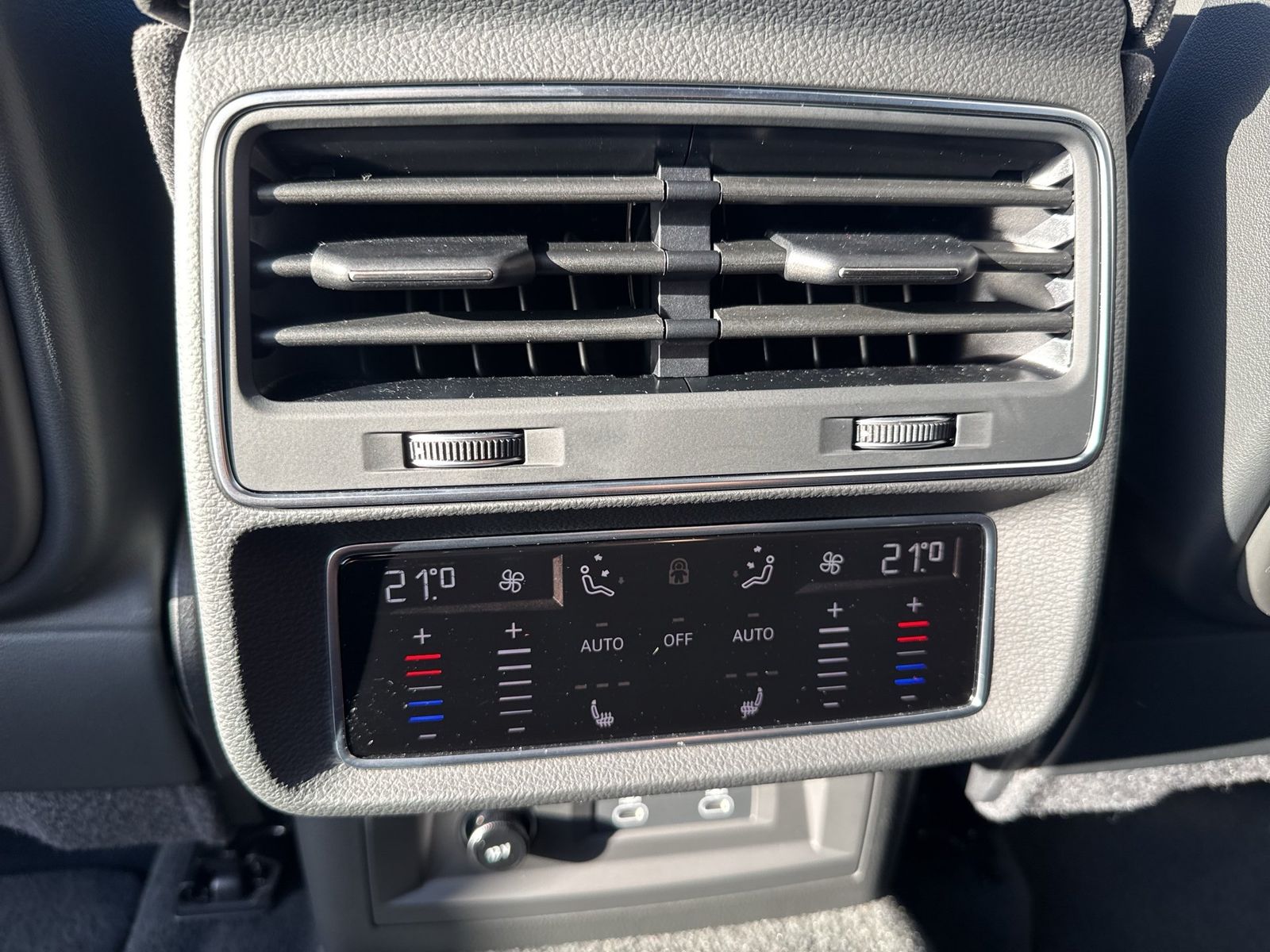 Audi RS Q8 SUV performance tiptr. Vmax305 Stdhz PANO