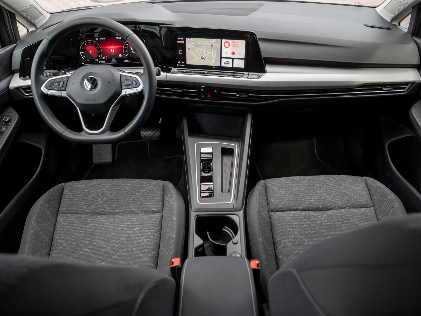 Volkswagen Golf Life 1.5 eTSI DSG - Samsaru's Car Outlet