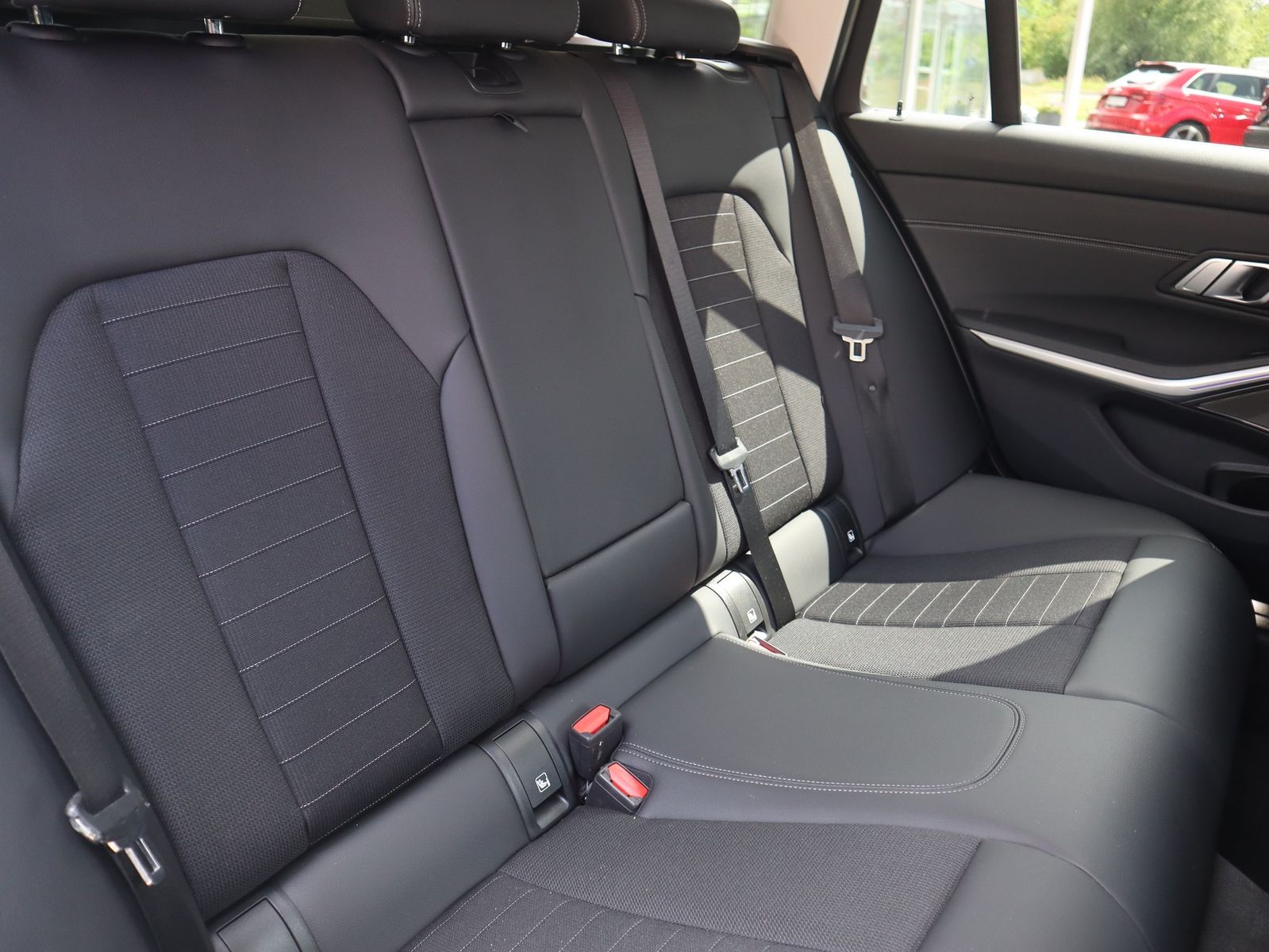 BMW 330e Touring Sport Line - Samsaru's Car Outlet