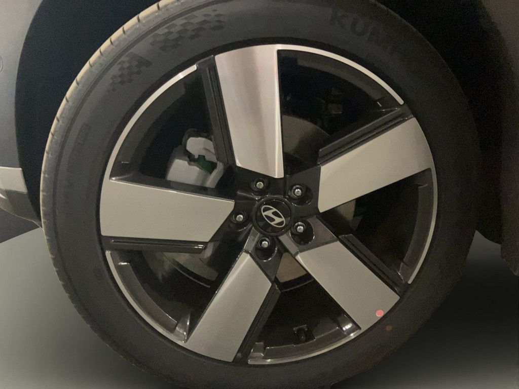 Hyundai SANTA FE Plug-In-Hybrid Signature - Samsaru's Car Outlet