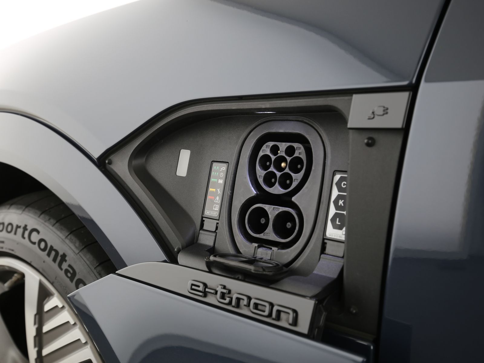 Audi Q8 e-tron 50 quattro S line  LED Navi Leder Head
