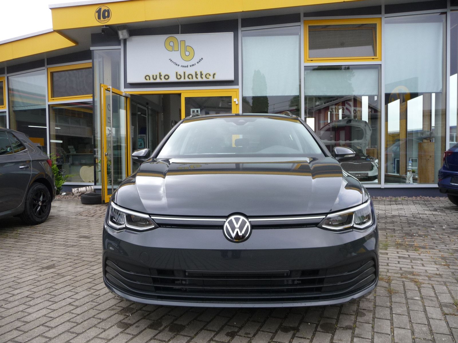 Volkswagen Golf VIII Variant Life - Samsaru's Car Outlet