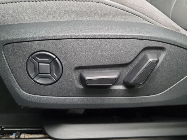 Audi Q3 40 TDI quattro S tronic - Samsaru's Car Outlet