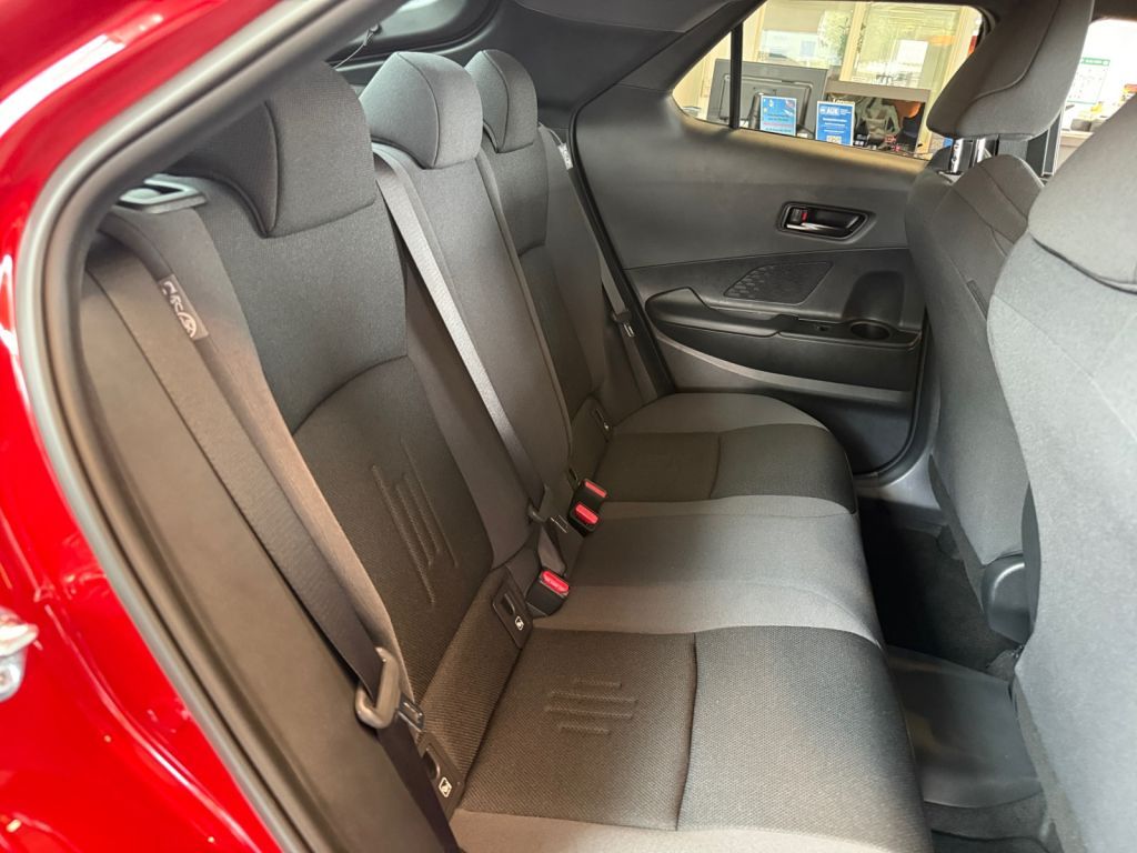 Toyota C-HR 2.0 Plug-in-Hybrid Teamplayer (AX2)