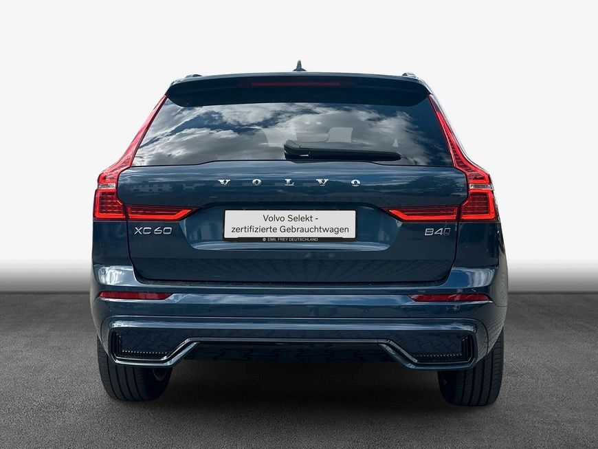 Volvo XC60 B4 D AWD Plus Dark