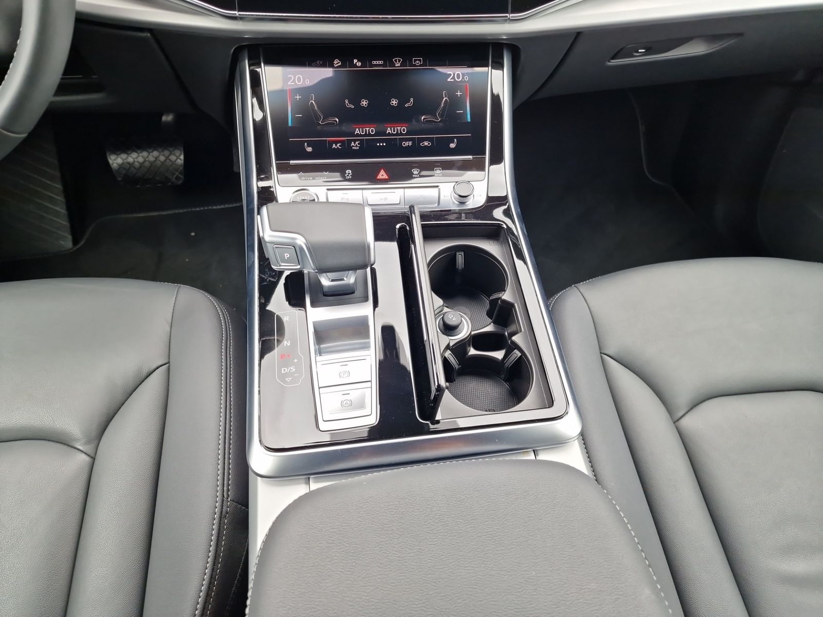 Audi Q7 55 TFSI e qu S line MATRIX Luft AHK HuD 21"