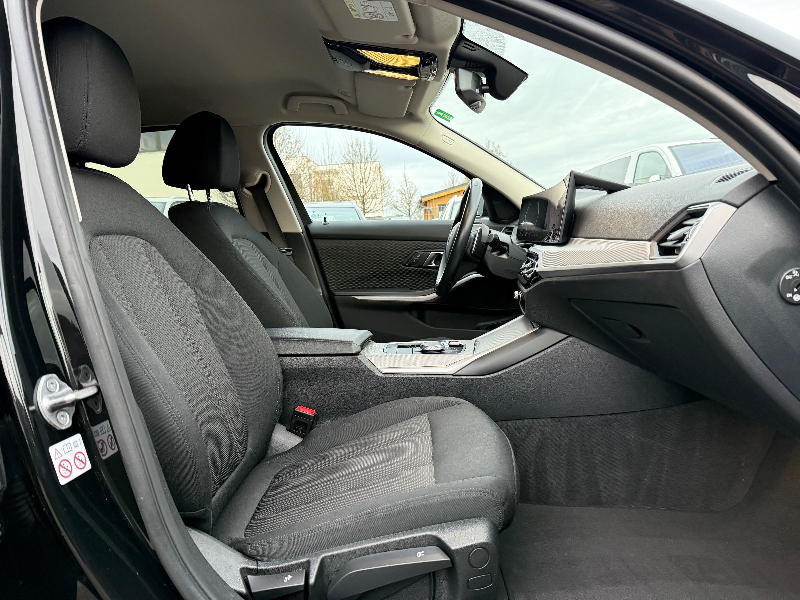 BMW 320 d xDrive - Samsaru's Car Outlet