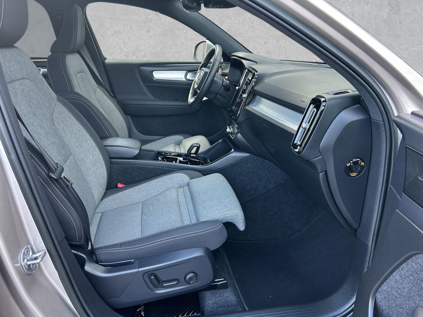 Volvo XC40 Plus Bright Recharge Plug-In Hybrid 2WD T4