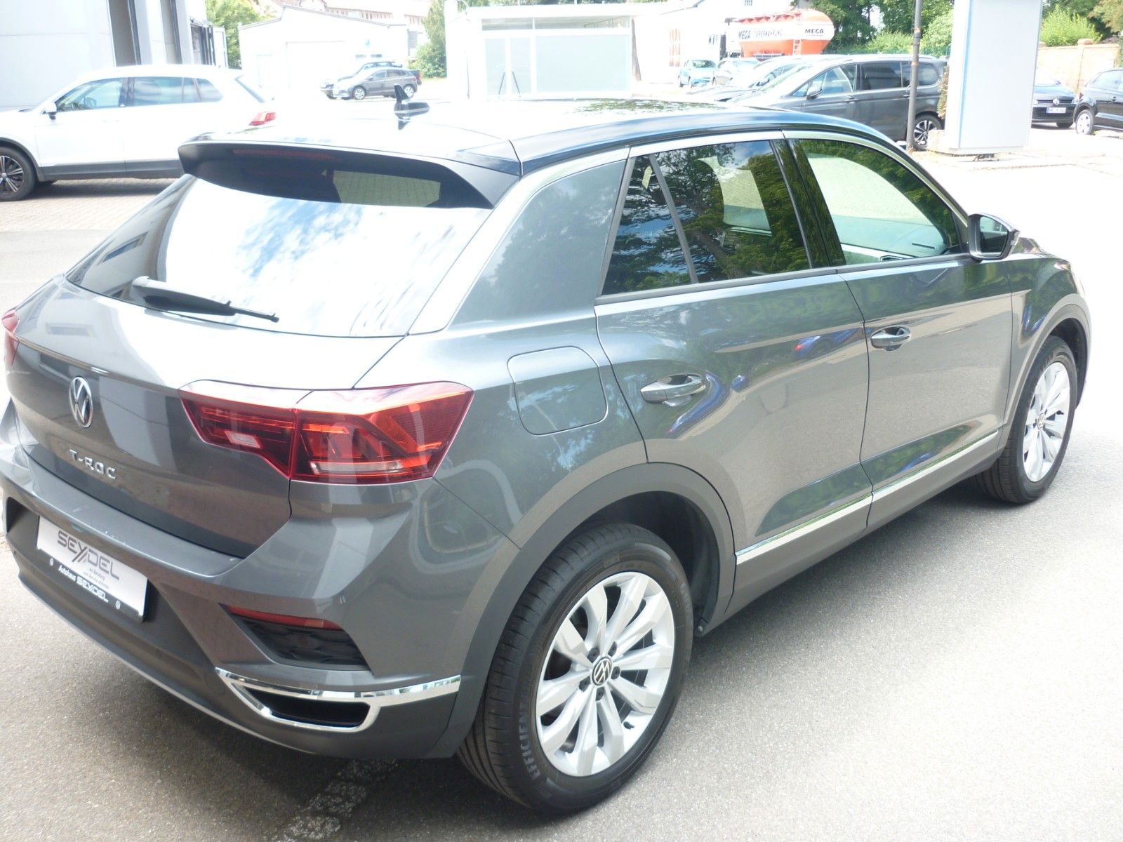 Volkswagen T-Roc 1.5 TSI Sport - Samsaru's Car Outlet