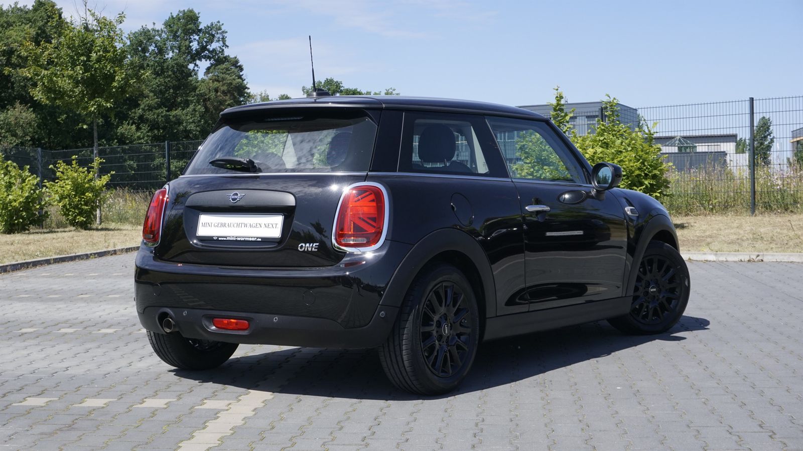 MINI One Chili - Samsaru's Car Outlet