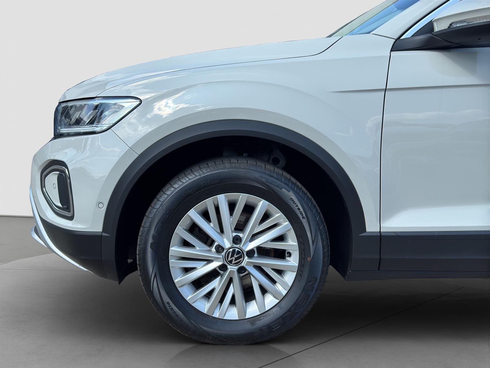 Volkswagen T-Roc Life 2.0 TDI - Samsaru's Car Outlet