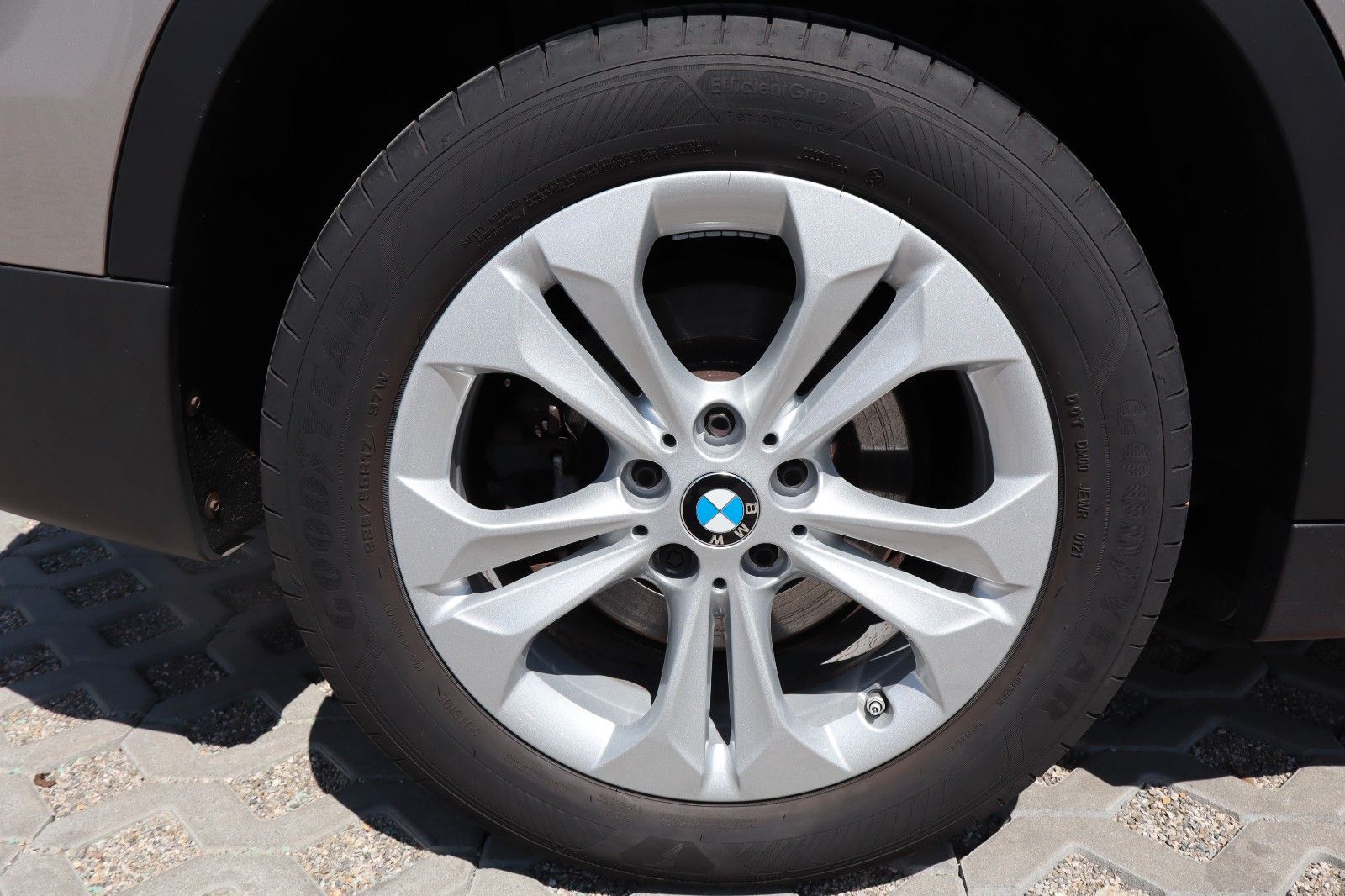 BMW X1 xDrive 25 e Advantage - Samsaru's Car Outlet