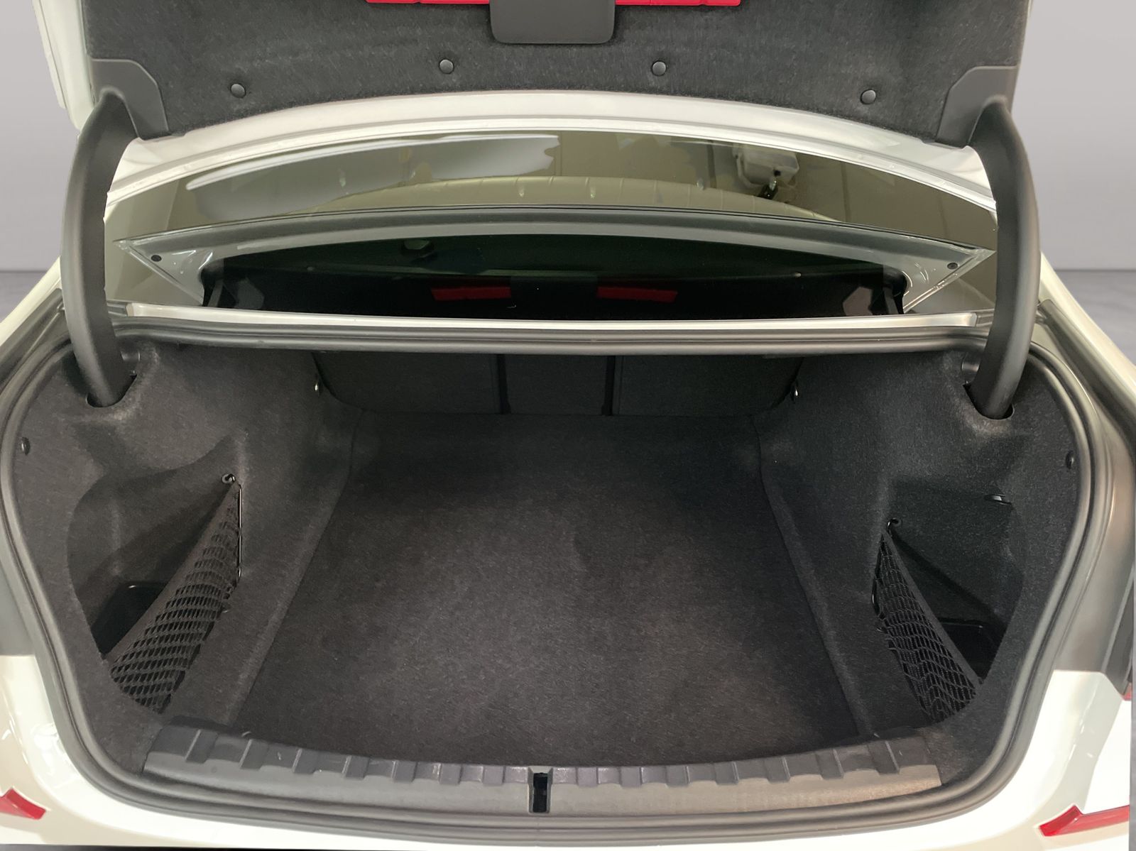 BMW 320i xDrive M Sport - Samsaru's Car Outlet