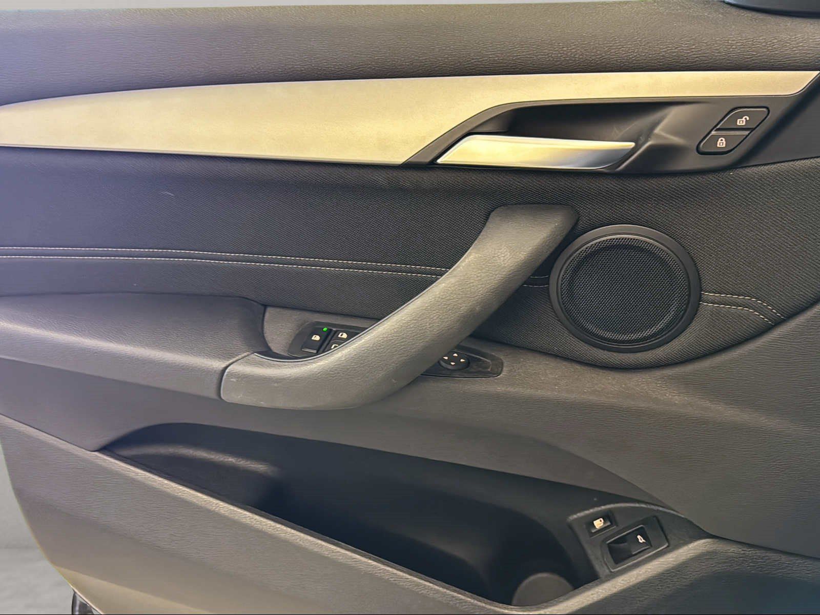 BMW X1 xDrive25e - Samsaru's Car Outlet