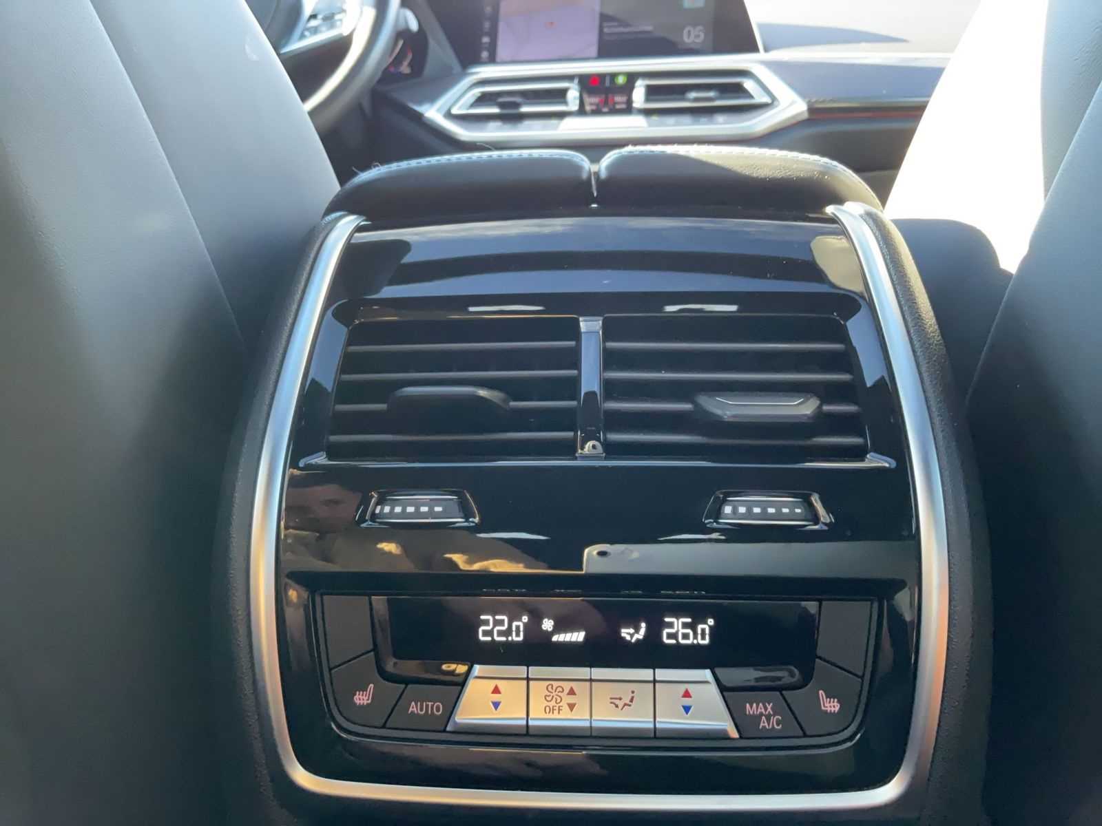 BMW X6 xDrive40d M SPORT LASER AHK PANO HUD 360°KAME