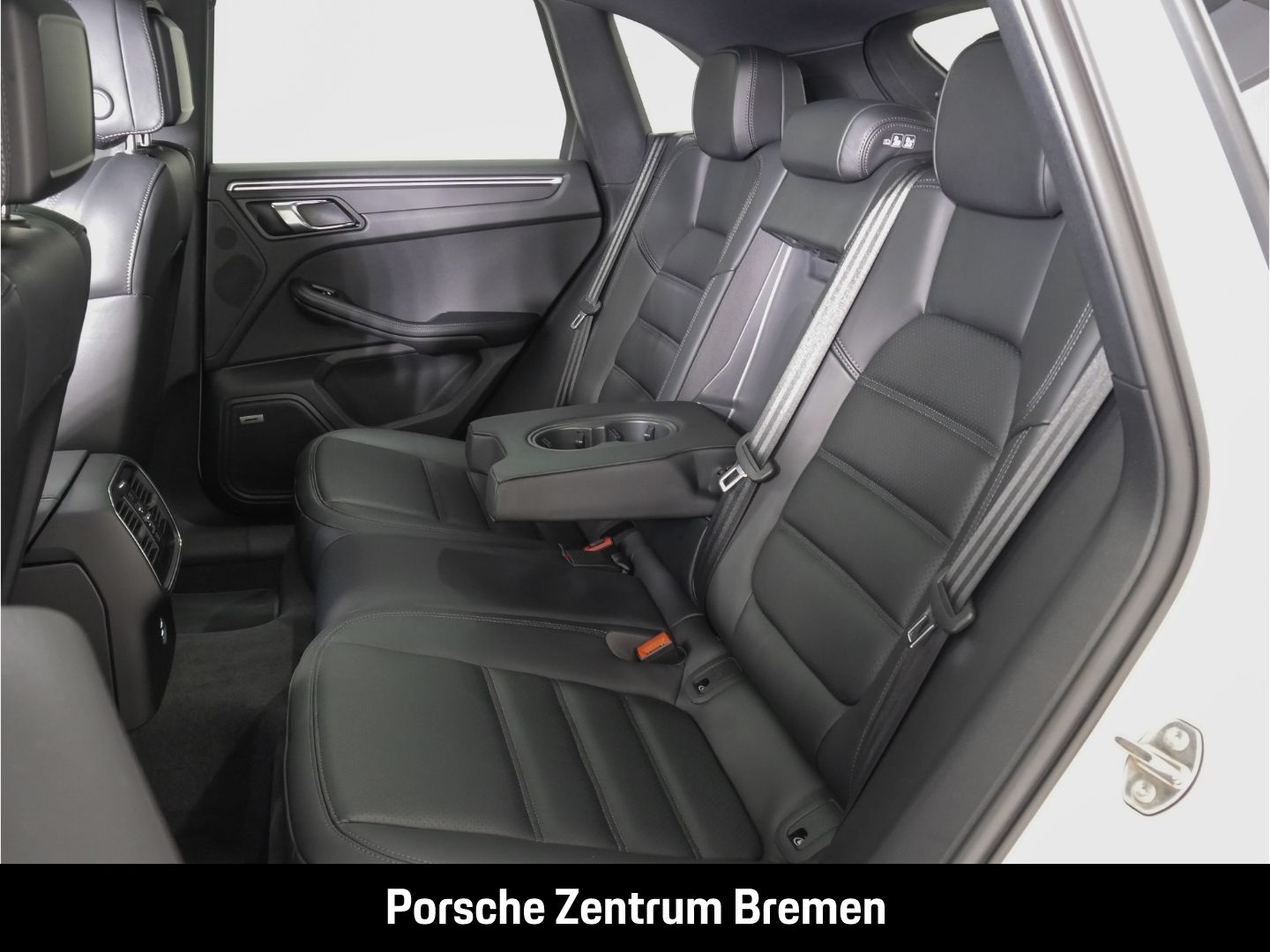 Porsche Macan T - Samsaru's Car Outlet