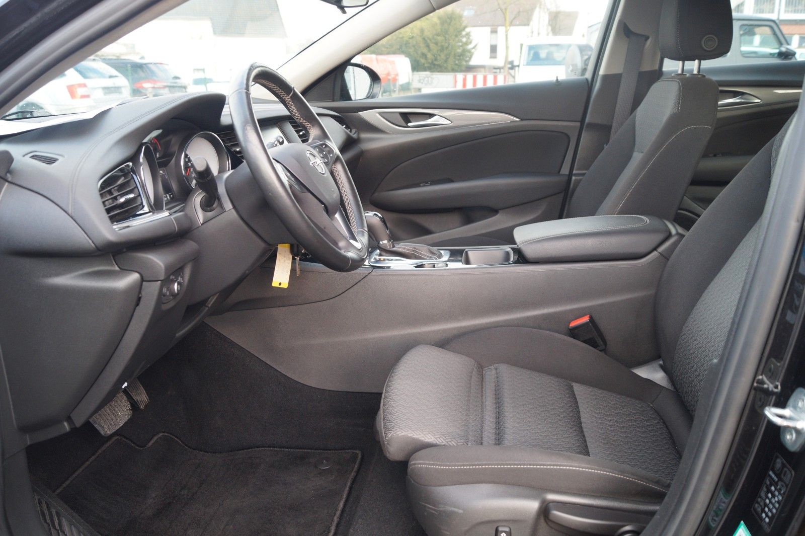Opel Insignia B Sports Tourer Edition - Samsaru's Car Outlet