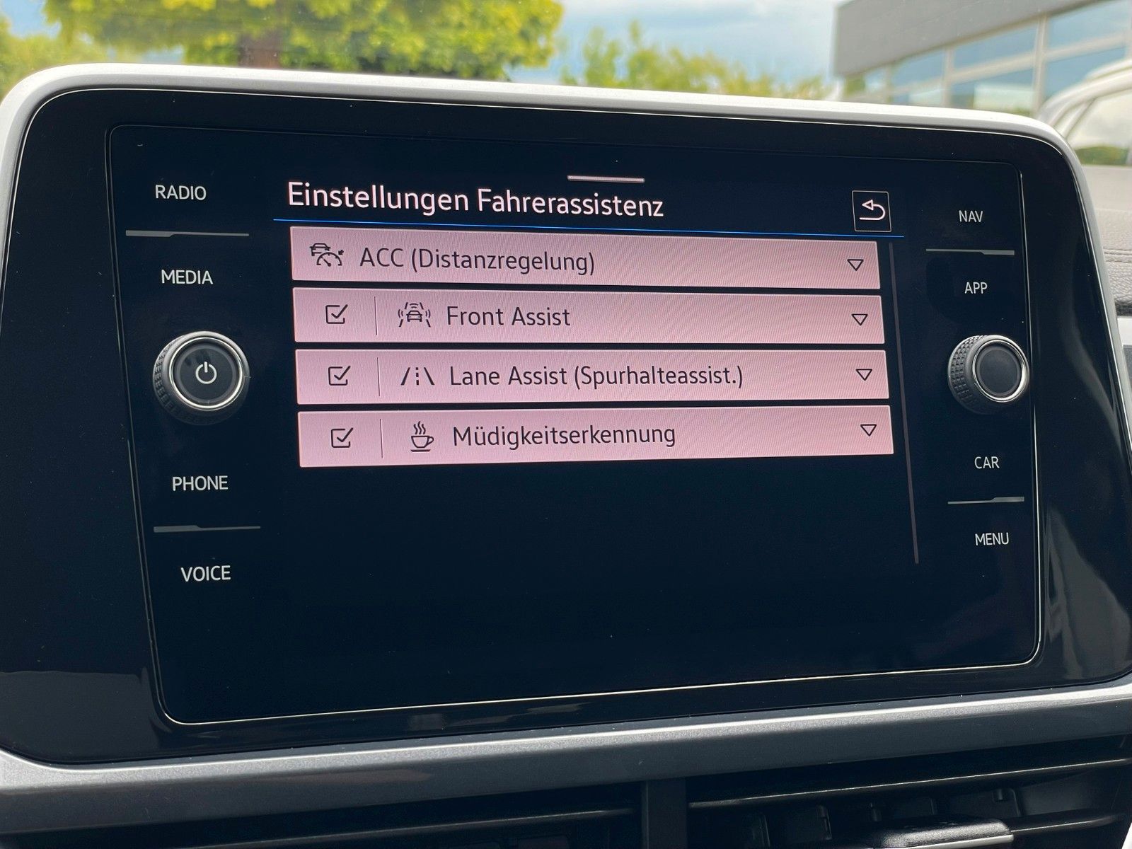 Volkswagen T-Roc Style - Samsaru's Car Outlet