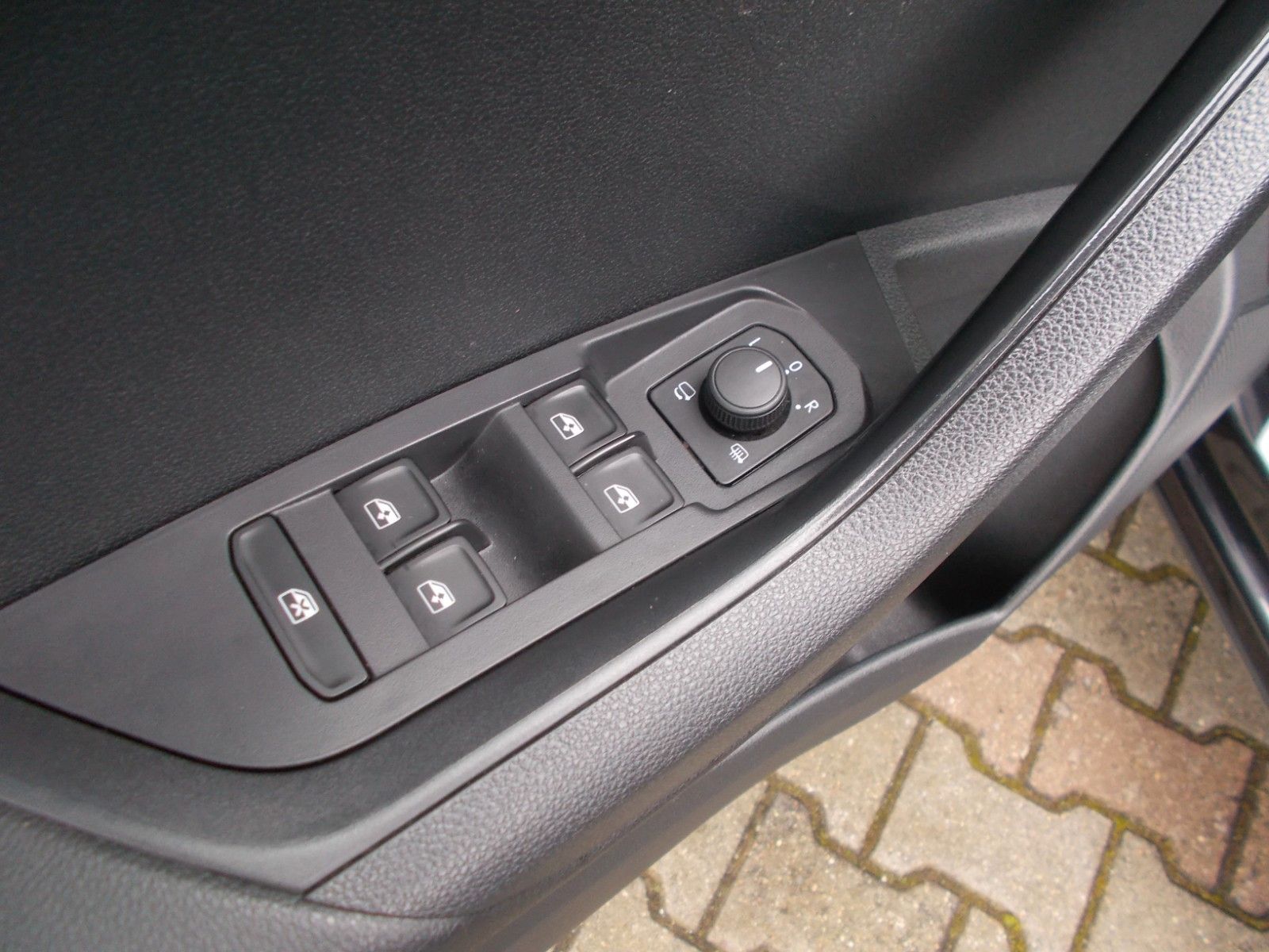 Skoda Karoq  1.5 TSI Sportline * DSG * Navi *AHK *360°