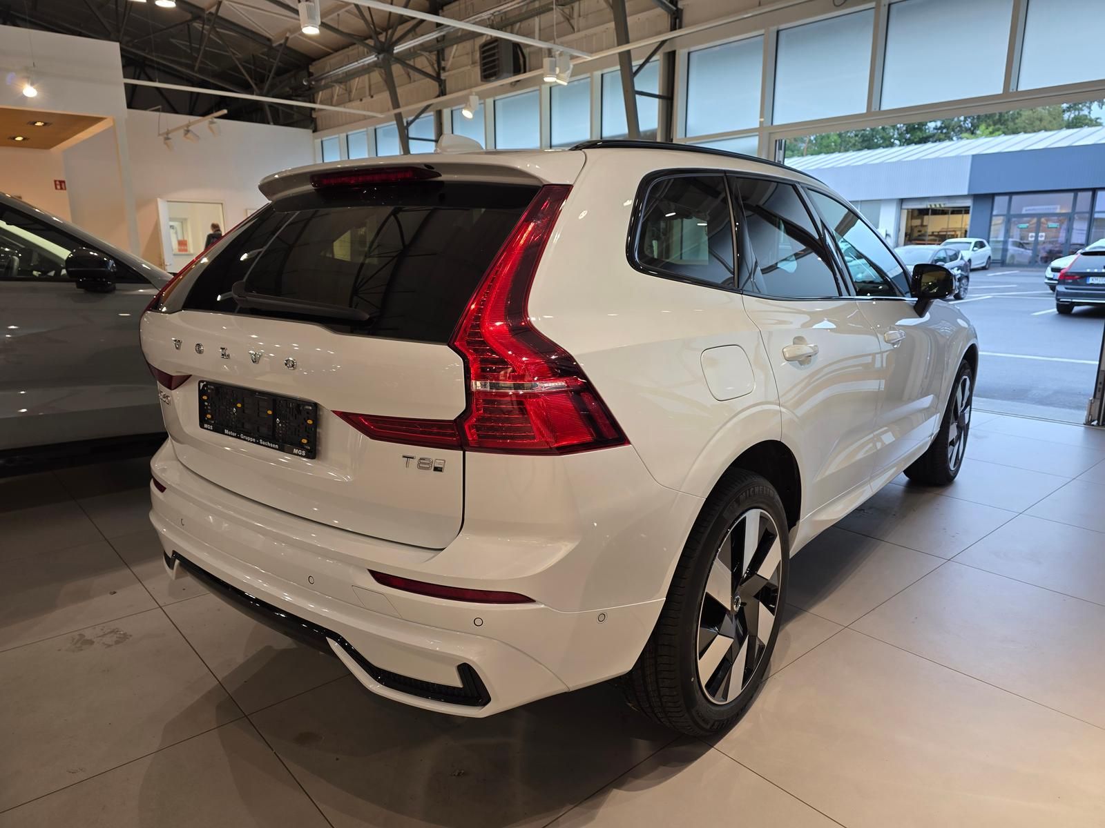 Volvo XC60 Ultra Dark Recharge Plug-In Hybrid AWD