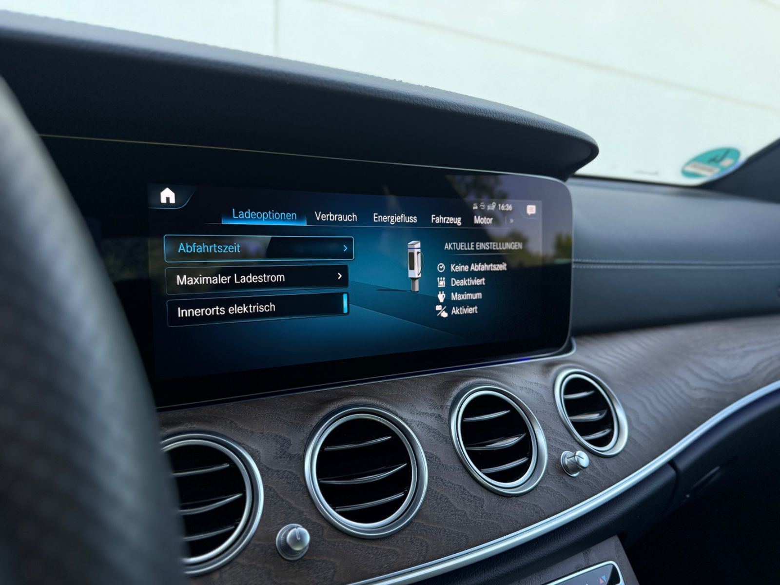 Mercedes-Benz E 300e AMG-Paket - Samsaru's Car Outlet