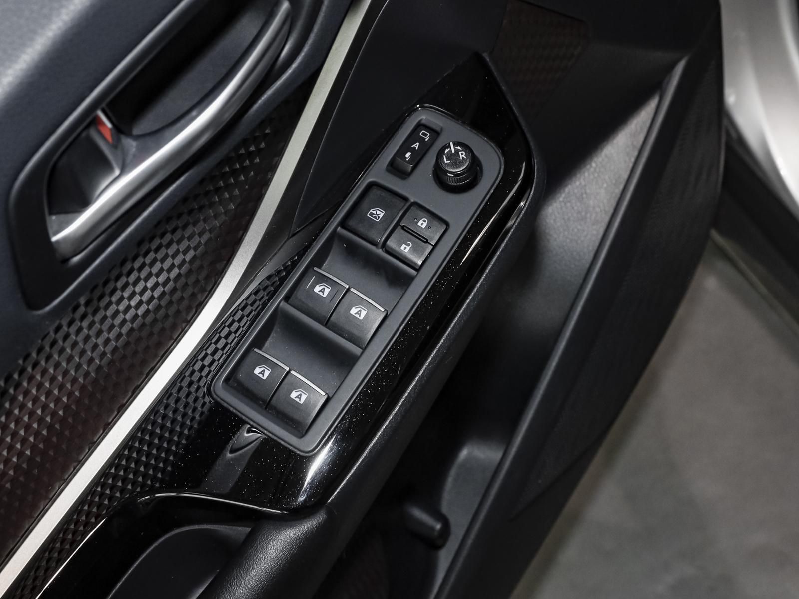Toyota C-HR 1.8 Hybrid Lounge - Samsaru's Car Outlet