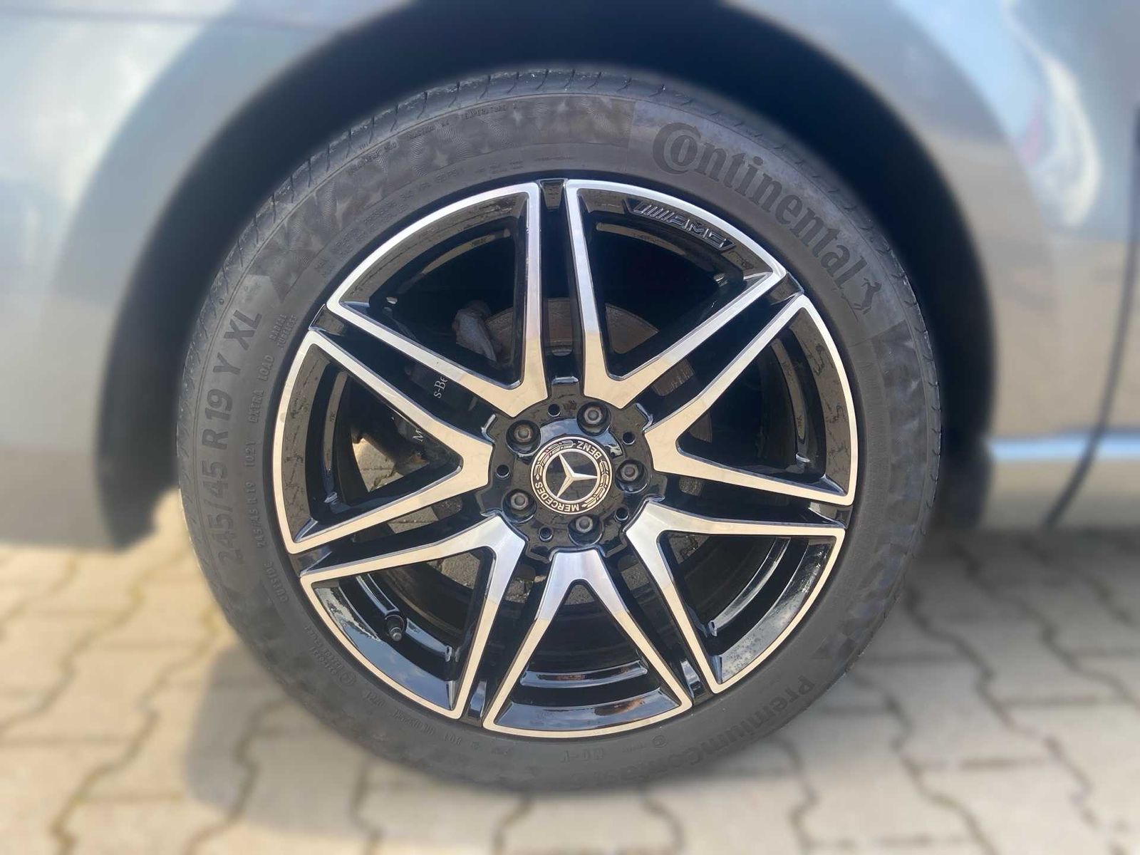 Mercedes-Benz V 250 AMG Line - Samsaru's Car Outlet