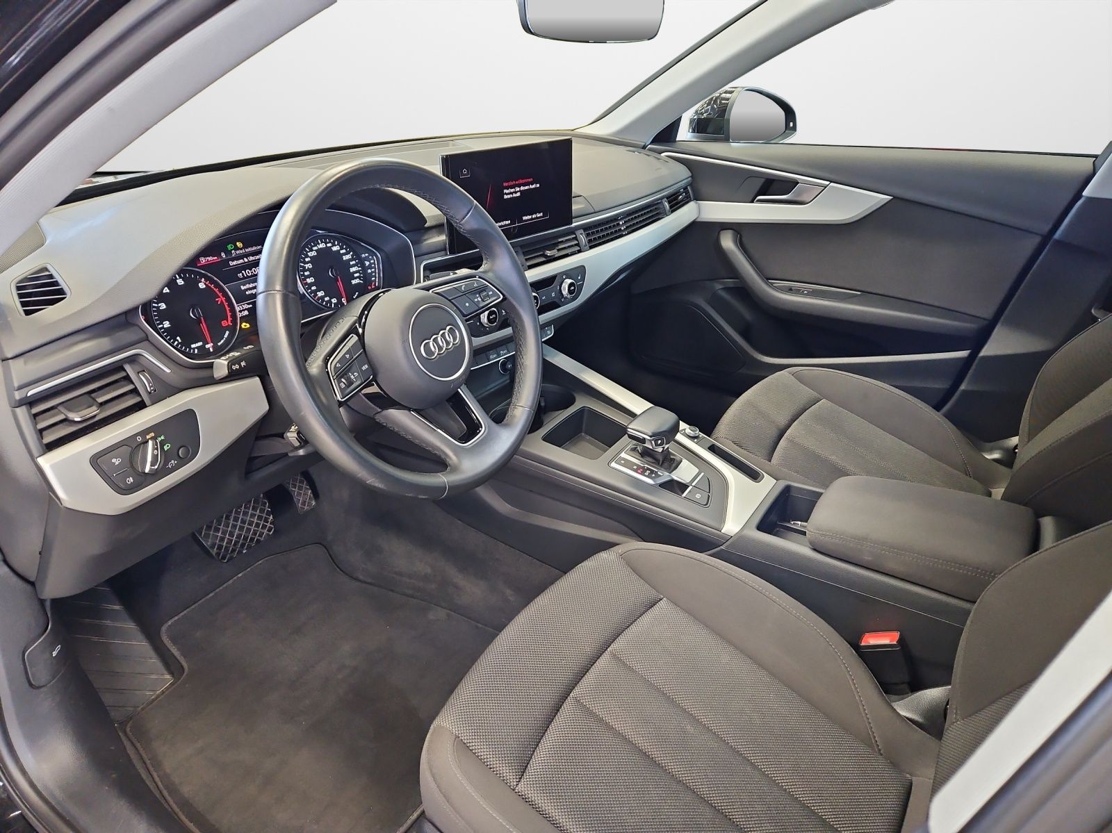 Audi A4 Avant 35 TFSI S tronic - Samsaru's Car Outlet