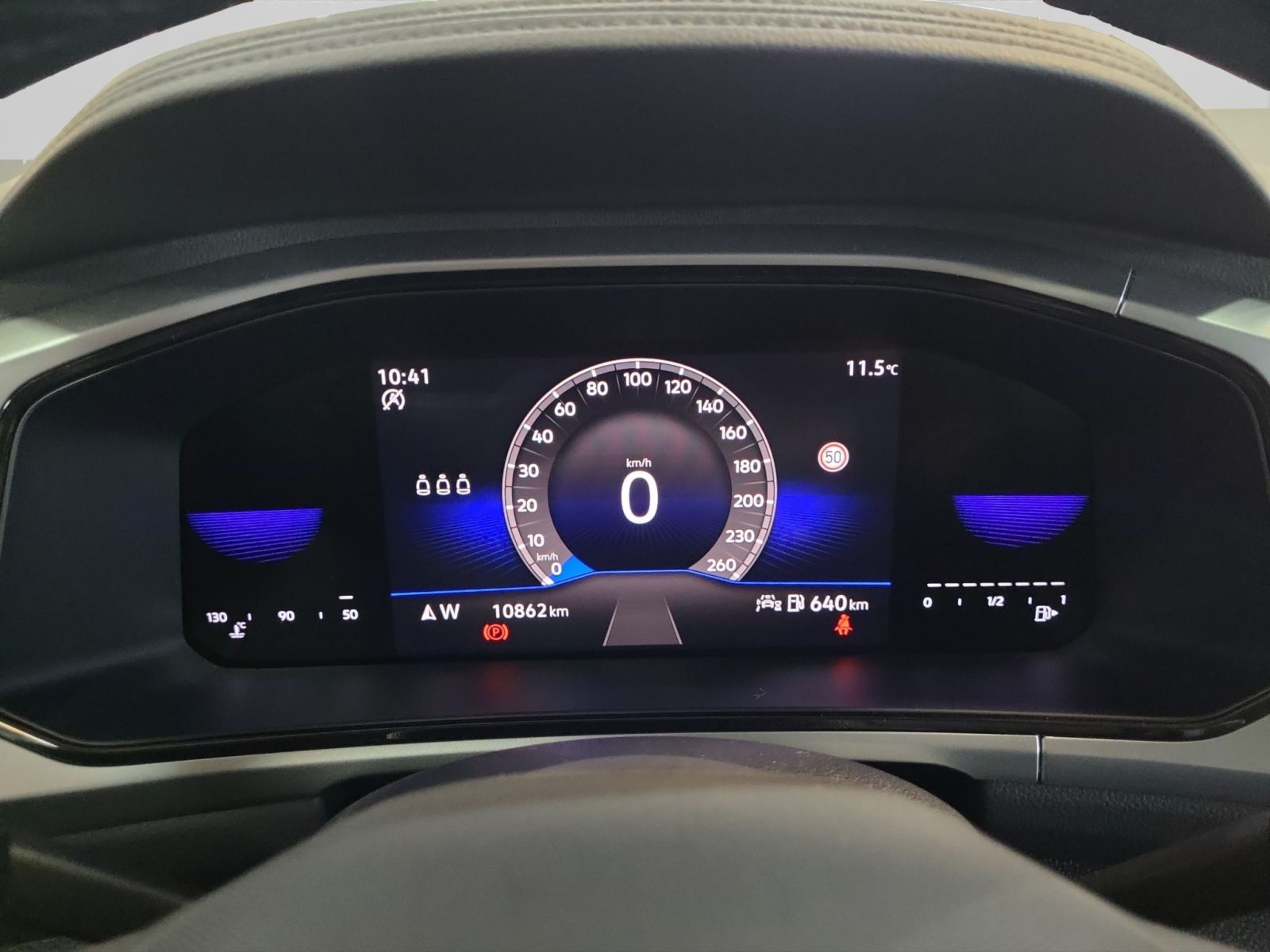 Volkswagen T-Roc Life 1.0 TSI - Samsaru's Car Outlet