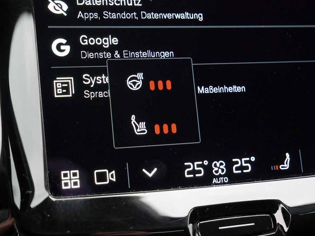 Volvo XC60 B4 Inscription AWD AHK FACEL. STANDHZ LED