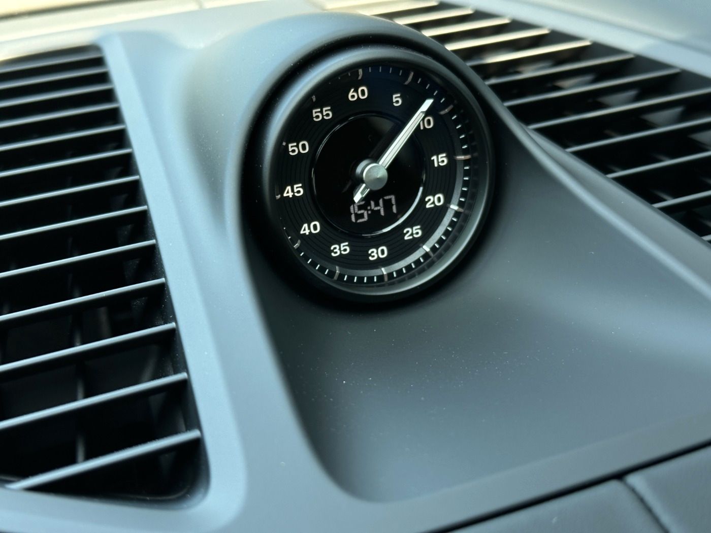Porsche Macan 4 - Samsaru's Car Outlet