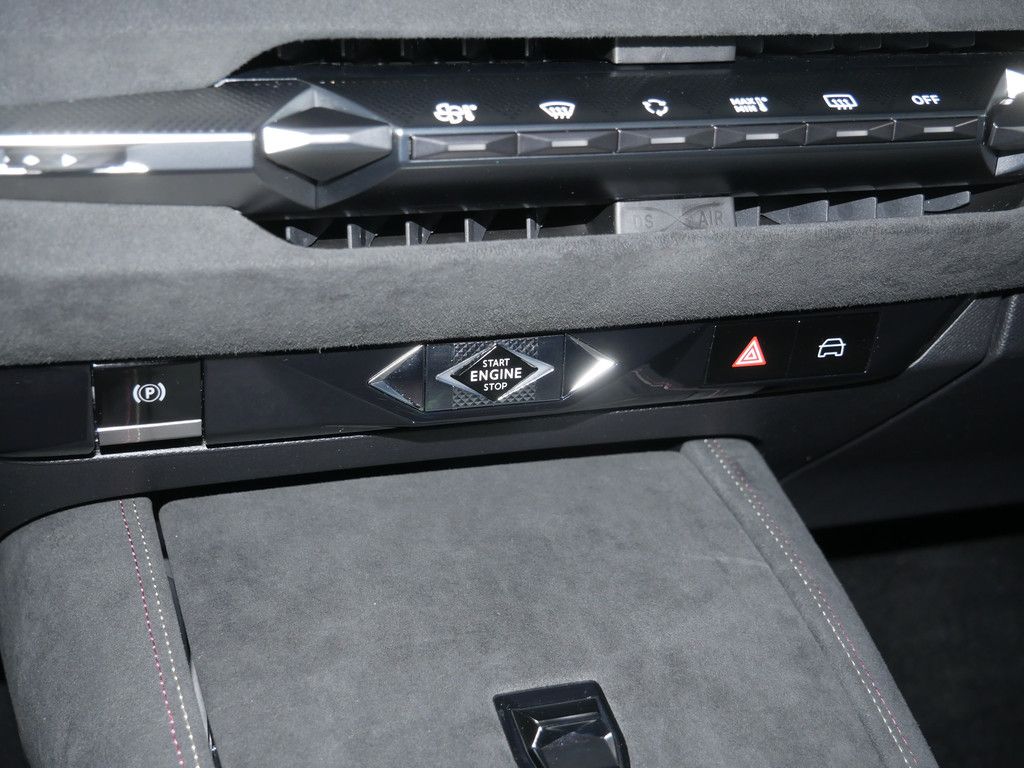 DS Automobiles DS 4 E-TENSE 225 Performance Line + MATRIX-LED