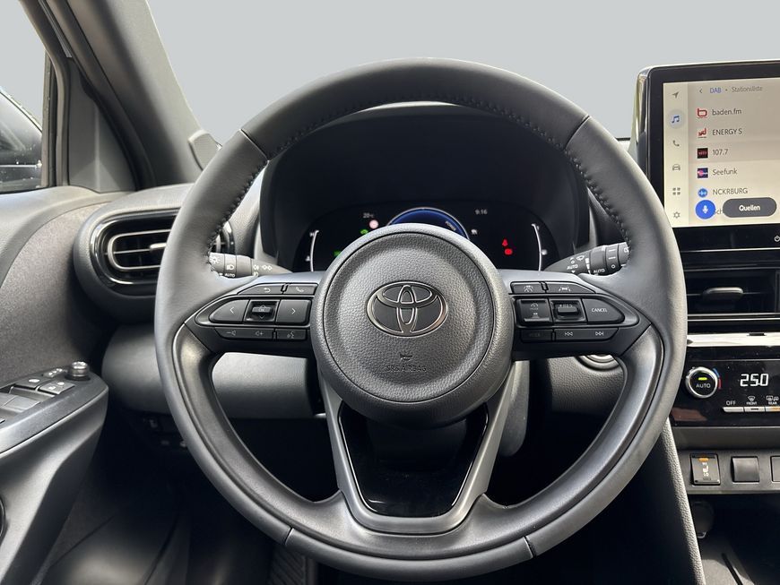 Toyota Yaris Cross Hybrid Teamplayer Technik-Paket PDC