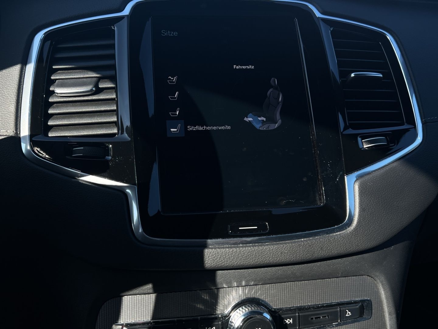 Volvo XC90 B5 D AWD R-Design 4ZKlima MassageSitze