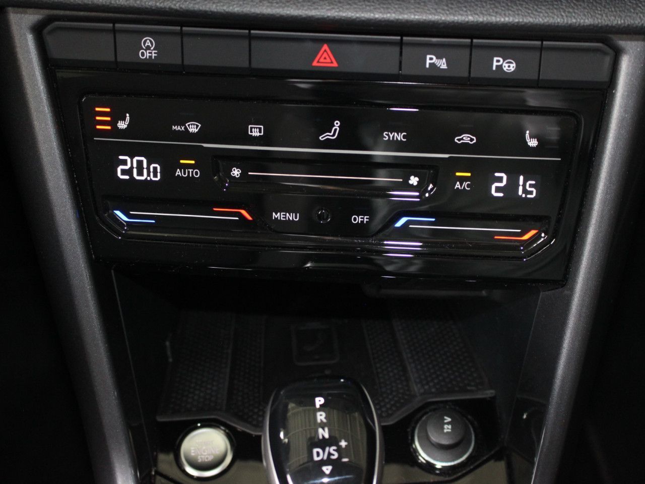 Volkswagen T-Roc 1.5 TSI ACT Style DSG - Samsaru's Car Outlet