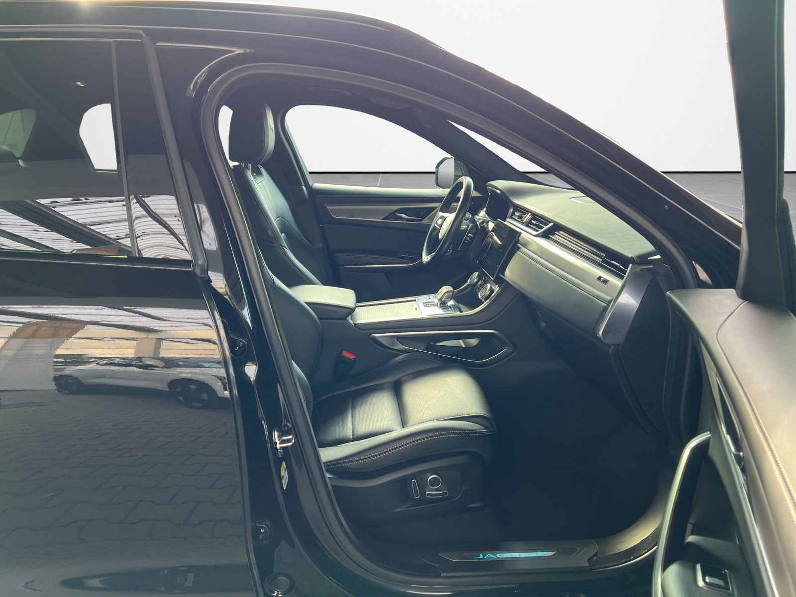 Jaguar F-PACE D300 R-Dynamic SE ACC+AHK+LED+Navi+SD+SHZ