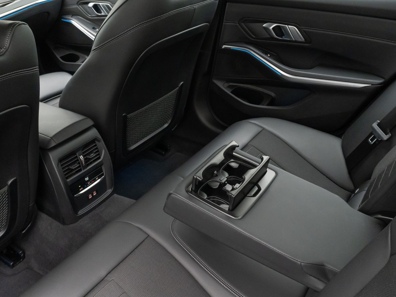 BMW 320e Sport Line - Samsaru's Car Outlet