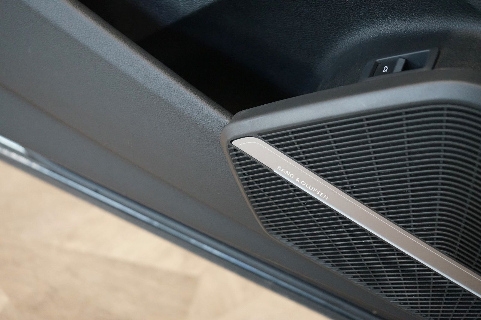 Audi 40 TDI quattro S line - Samsaru's Car Outlet