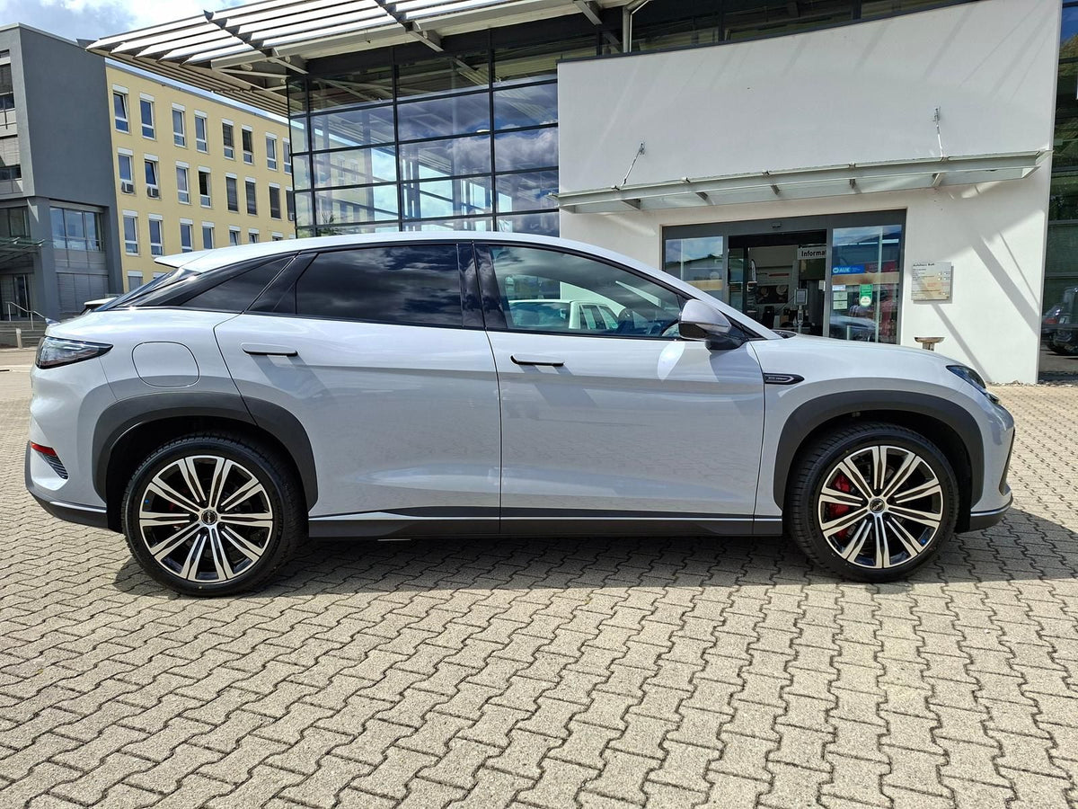 BYD Sealion 7