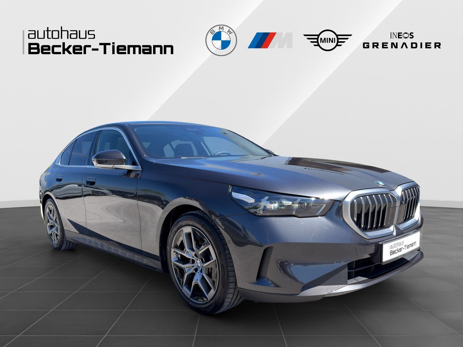 BMW 520i Limousine AHK Head-Up Pano DrivAssProf. Par