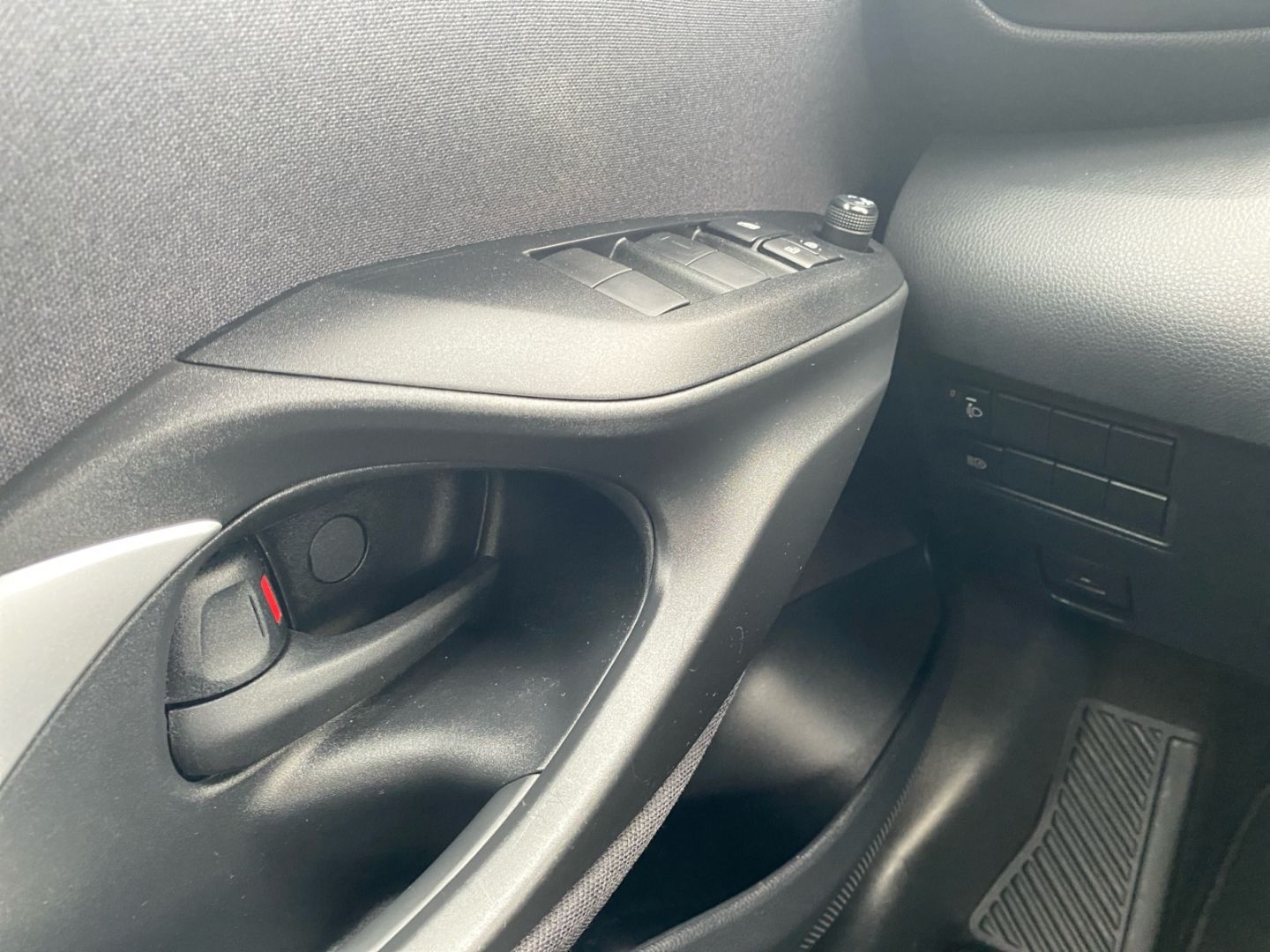 Toyota Yaris Hybrid 1.5 VVT-i - Samsaru's Car Outlet