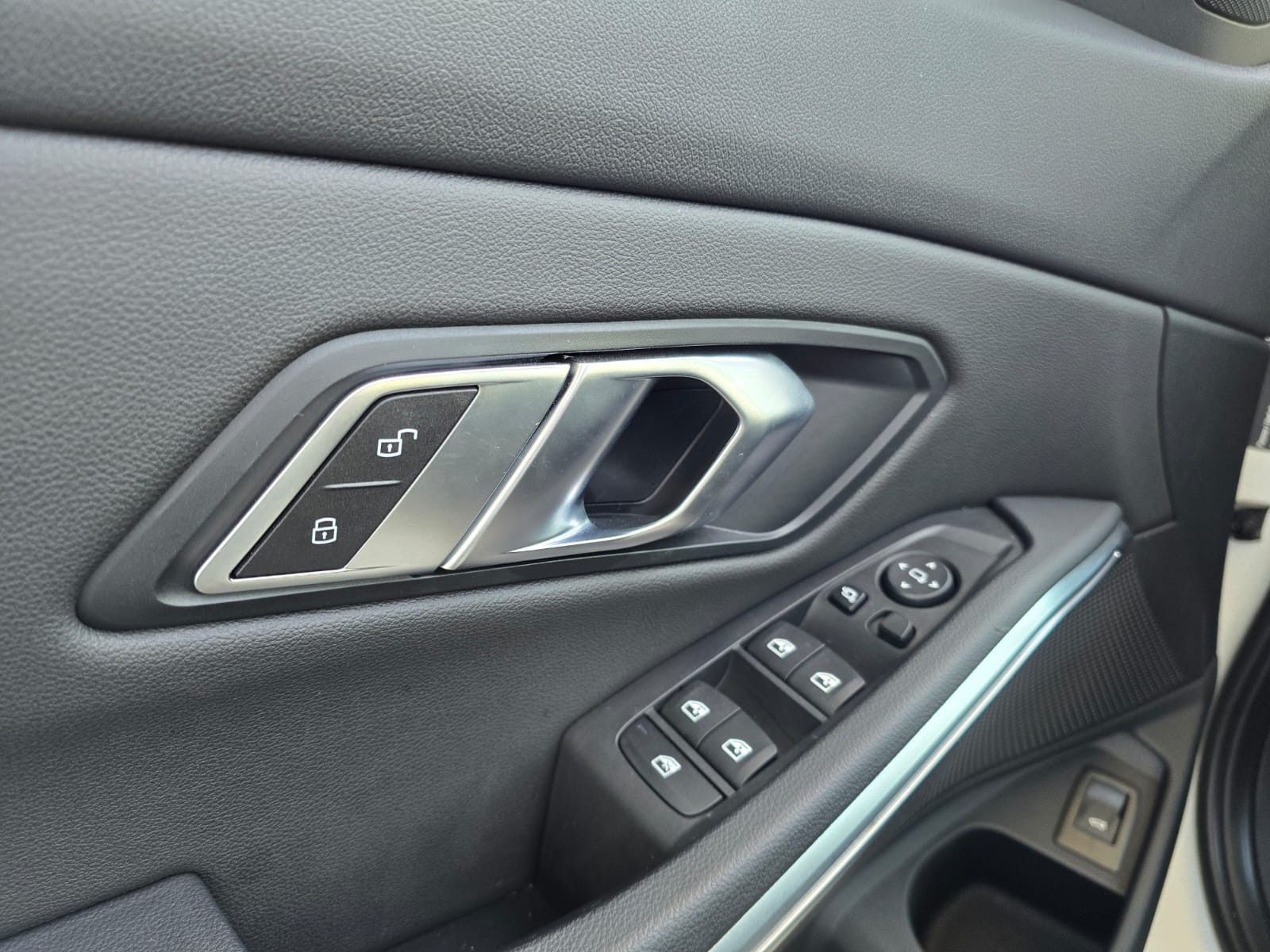 BMW 320d xDrive - Samsaru's Car Outlet