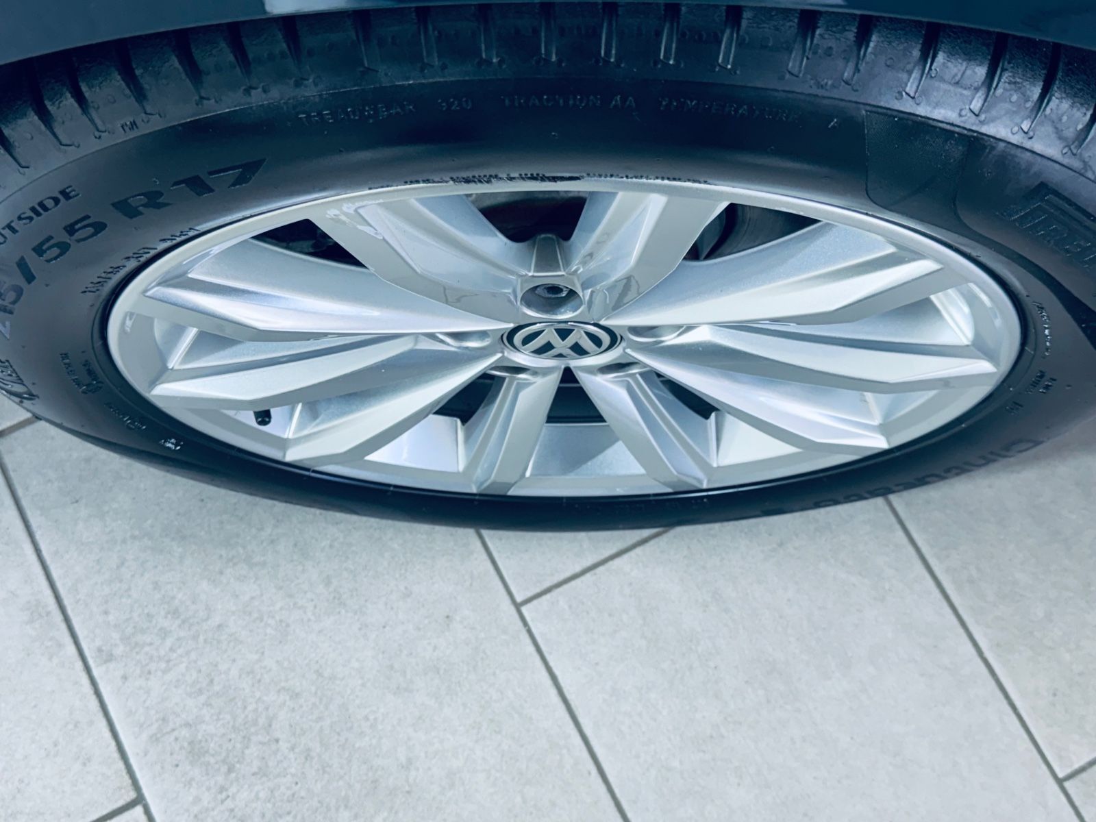 Volkswagen Passat Lim. Business 1.5 TSI - Samsaru's Car Outlet
