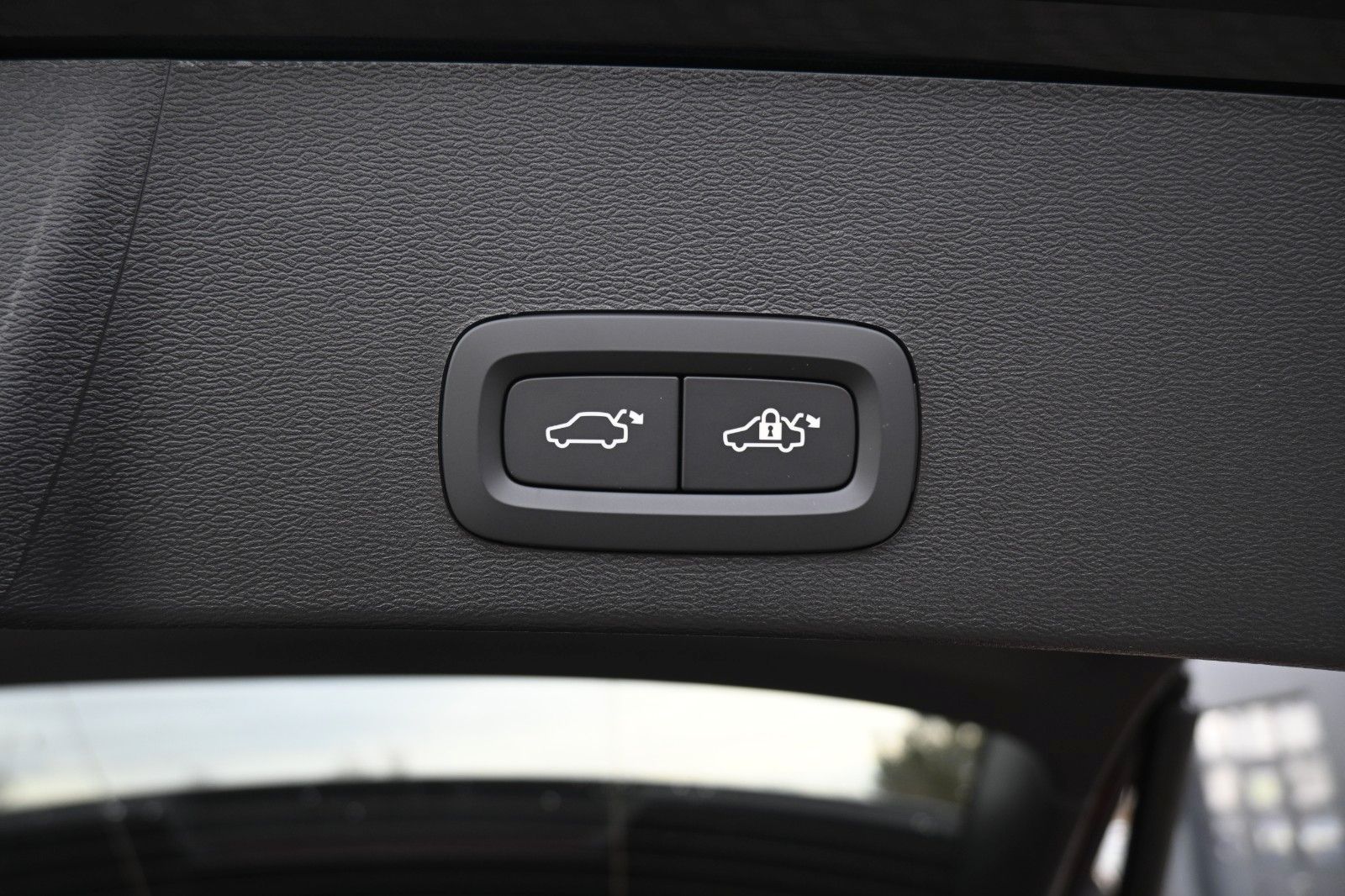 Volvo XC40 B3 DKG Plus Black Edition*PANO*360°*ACC*AHK