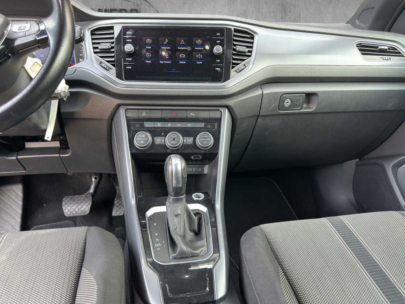 Volkswagen T-Roc 1.5 Style - Samsaru's Car Outlet