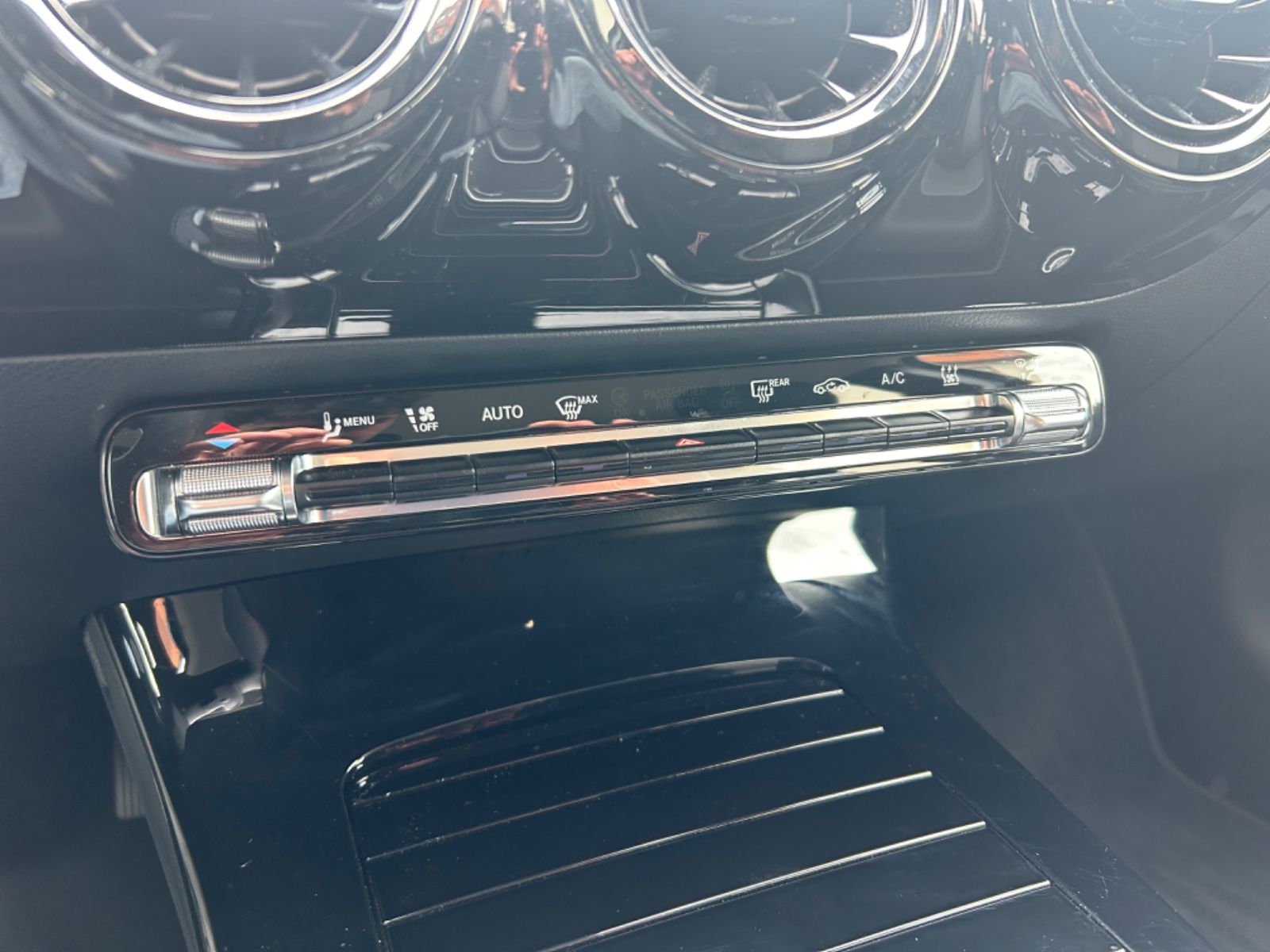 Mercedes-Benz A250e Business - Samsaru's Car Outlet