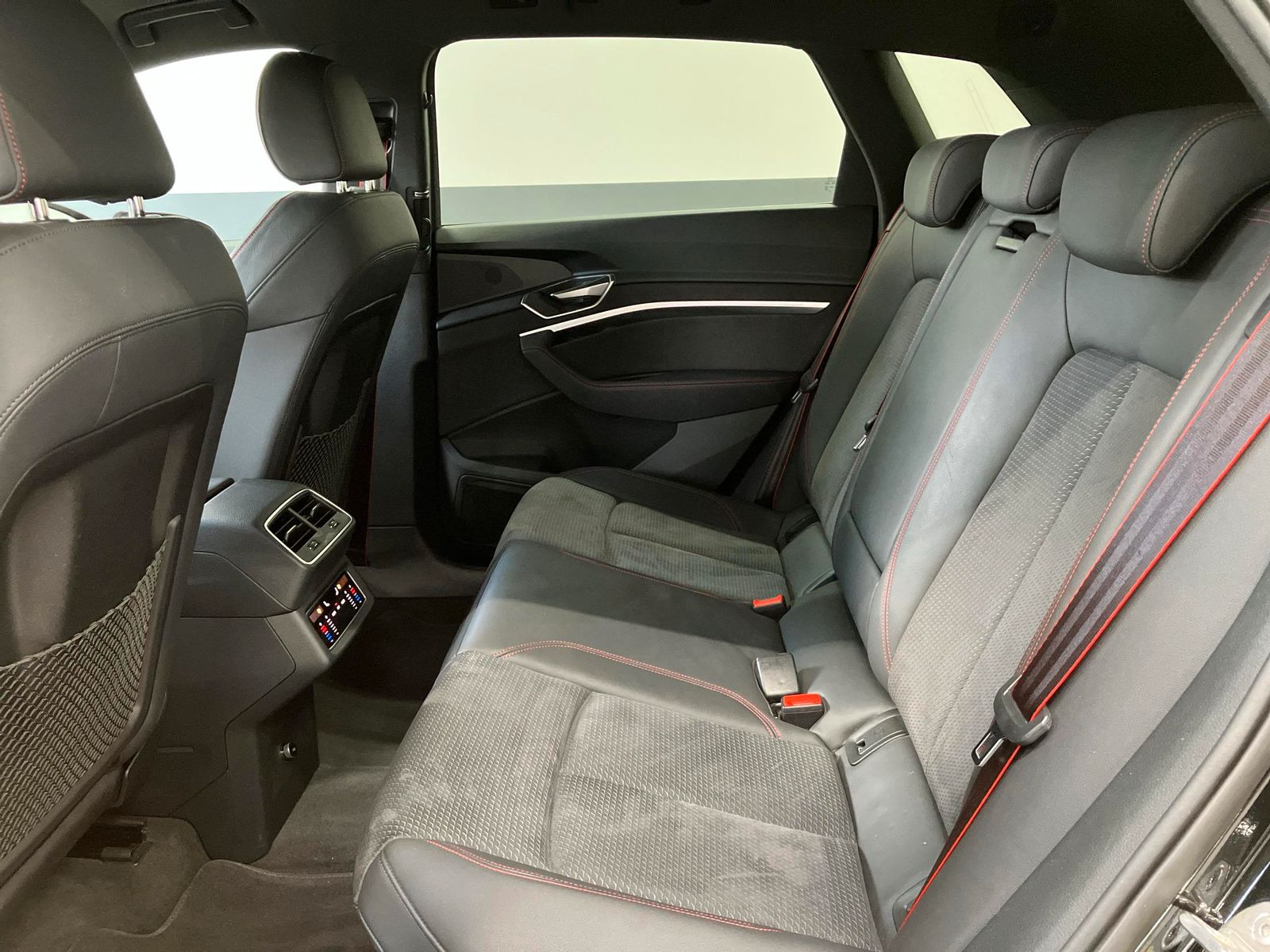 Audi Q8 e-tron S line 50 AHK Matrix Keyless 360° ACC