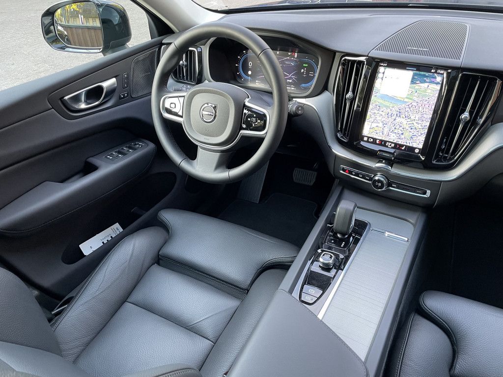 Volvo XC60 T6 Plus Dark Recharge Plug-In Hybrid AWD