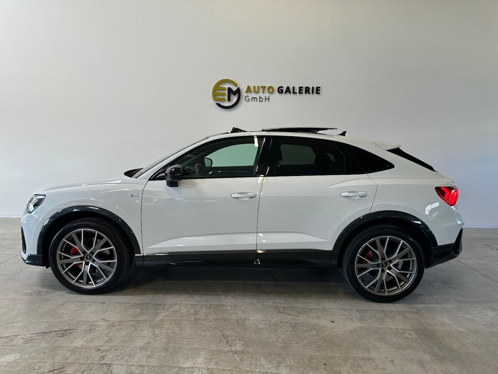 Audi Q3 Sportback 45 TFSI qu S line - Samsaru's Car Outlet